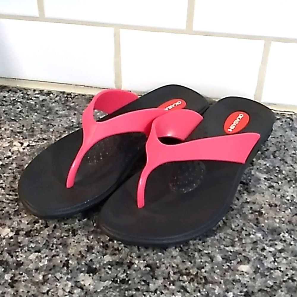 Okabashi Pink/Black Flip Flop Sandals. Size Small